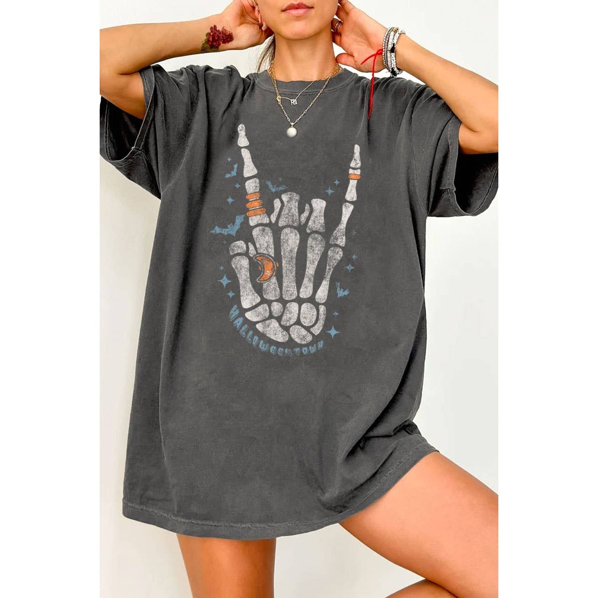 SKELETON HAND OVERSIZED MINERAL GRAPHIC TEE