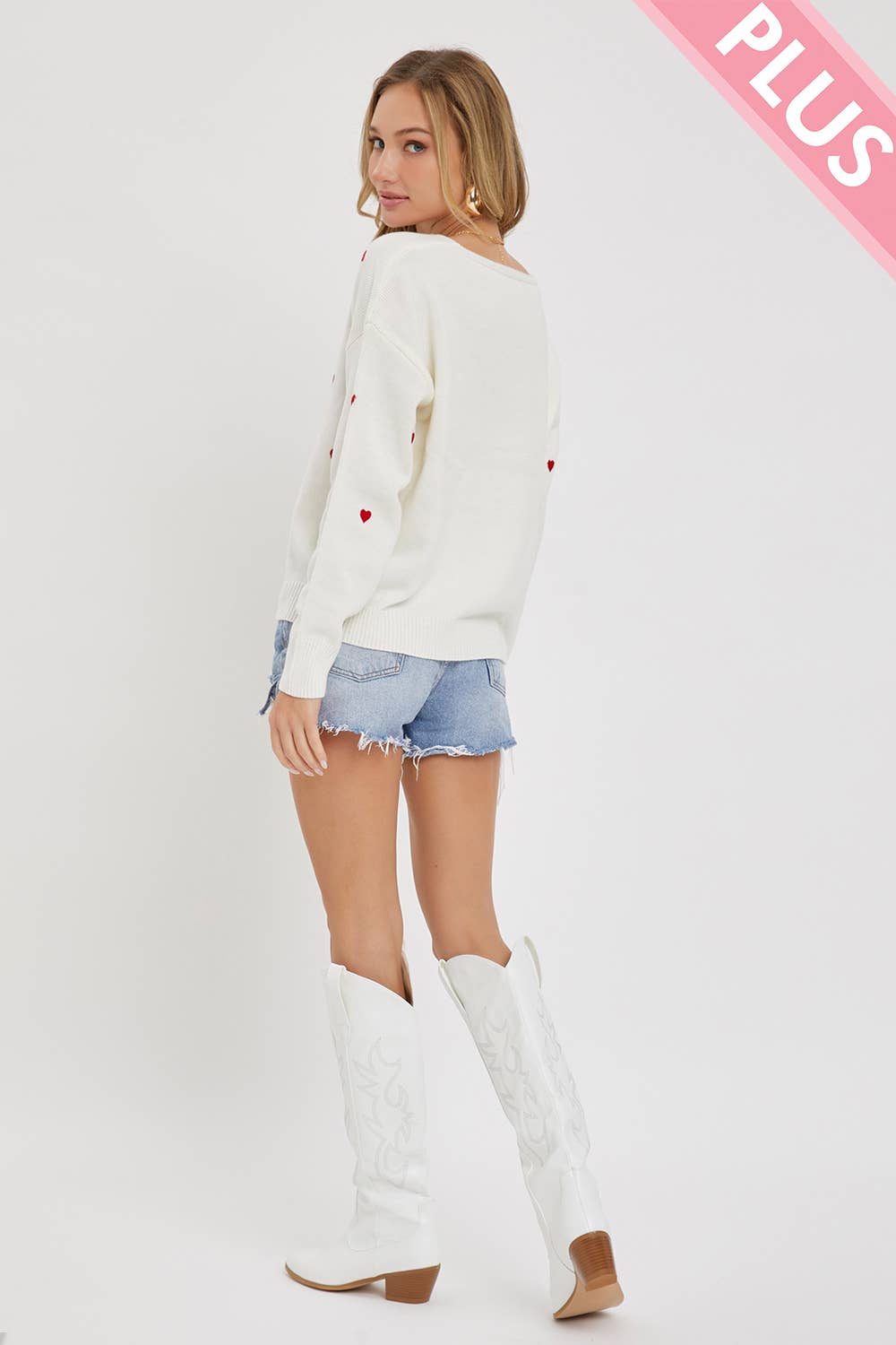 PLUS SIZE HEART EMBROIDER SWEATER
