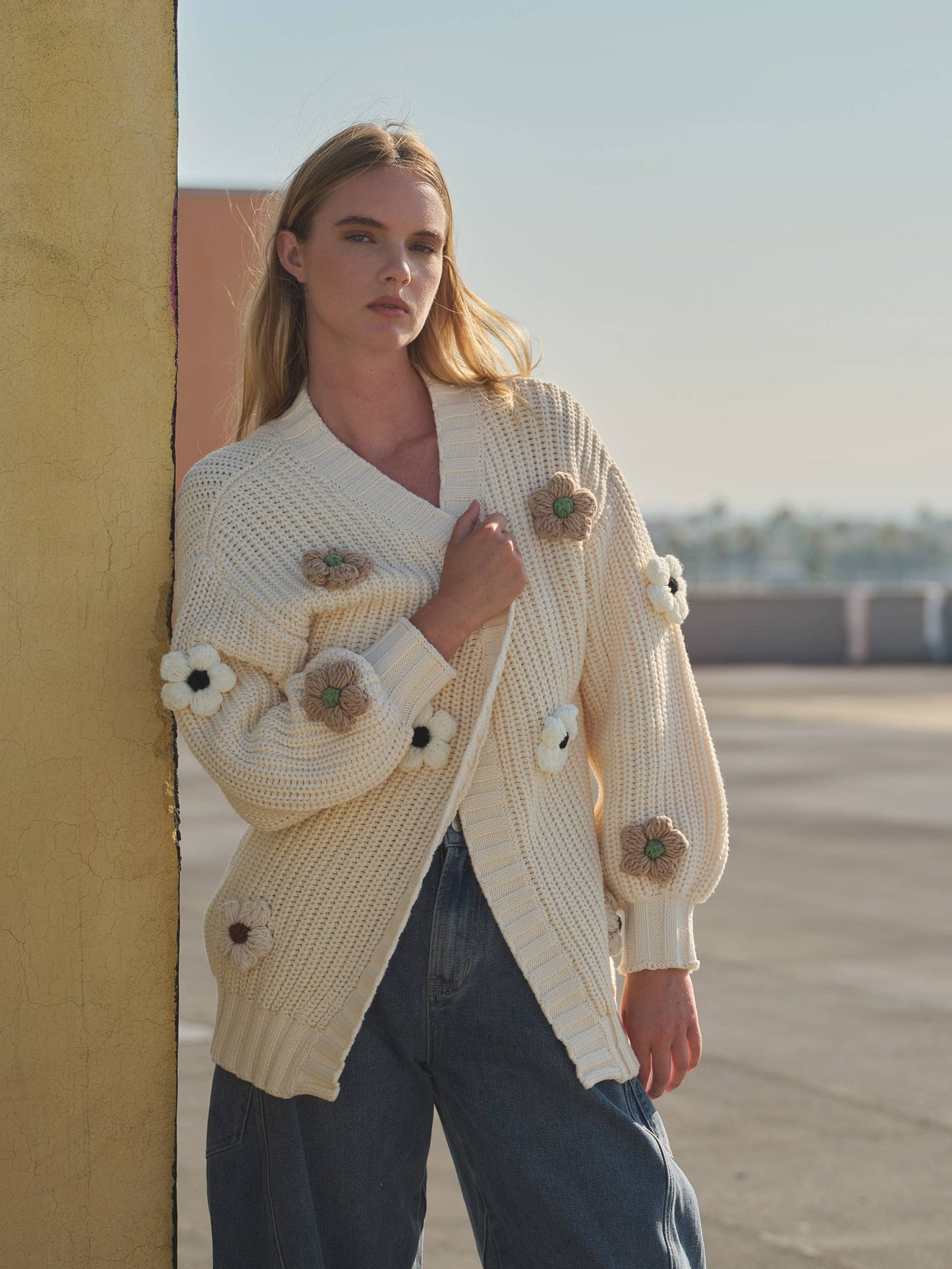 3D FLOWER CHUNKY CARDIGAN