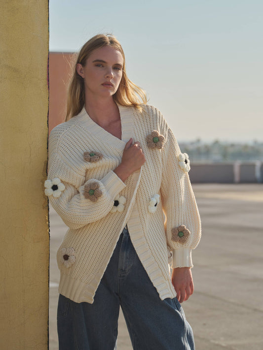 3D FLOWER CHUNKY CARDIGAN