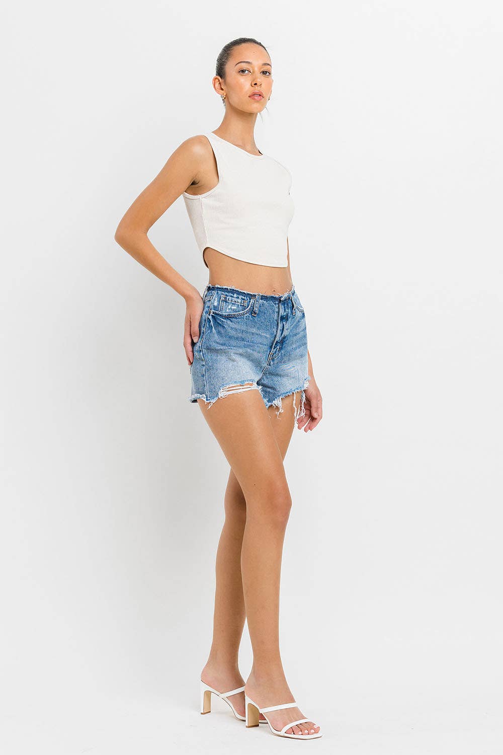 HIGH RISE BANDELSS DISTRESSED SHORTS