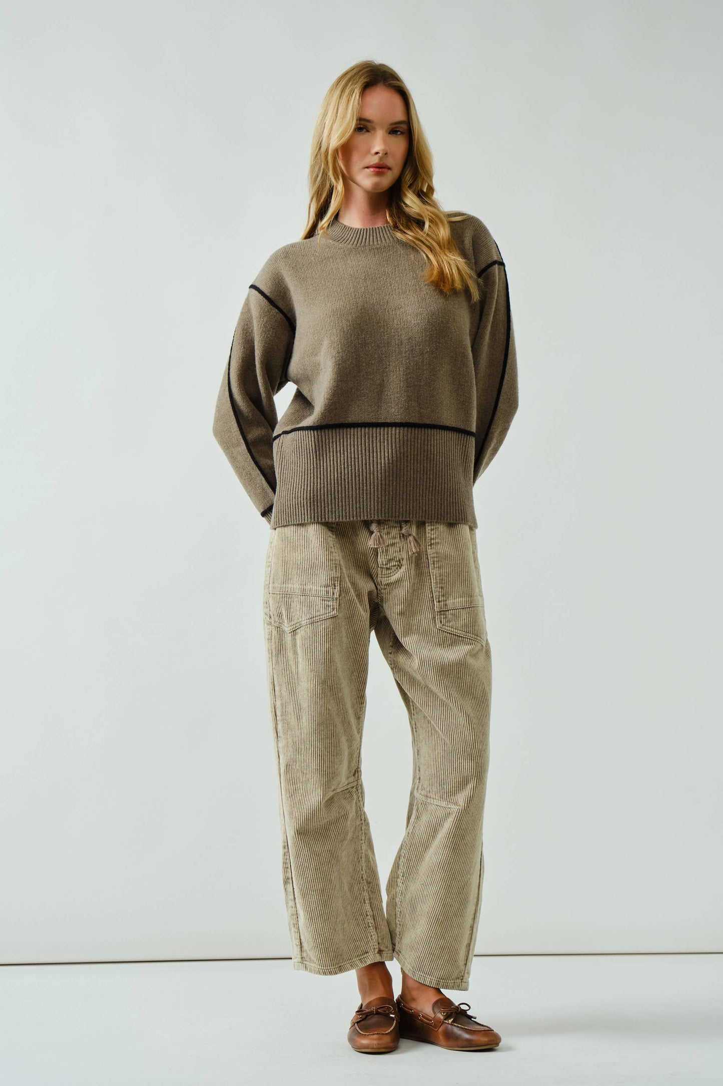 BARREL CORDUROY PANTS WITH EYELET WAIST