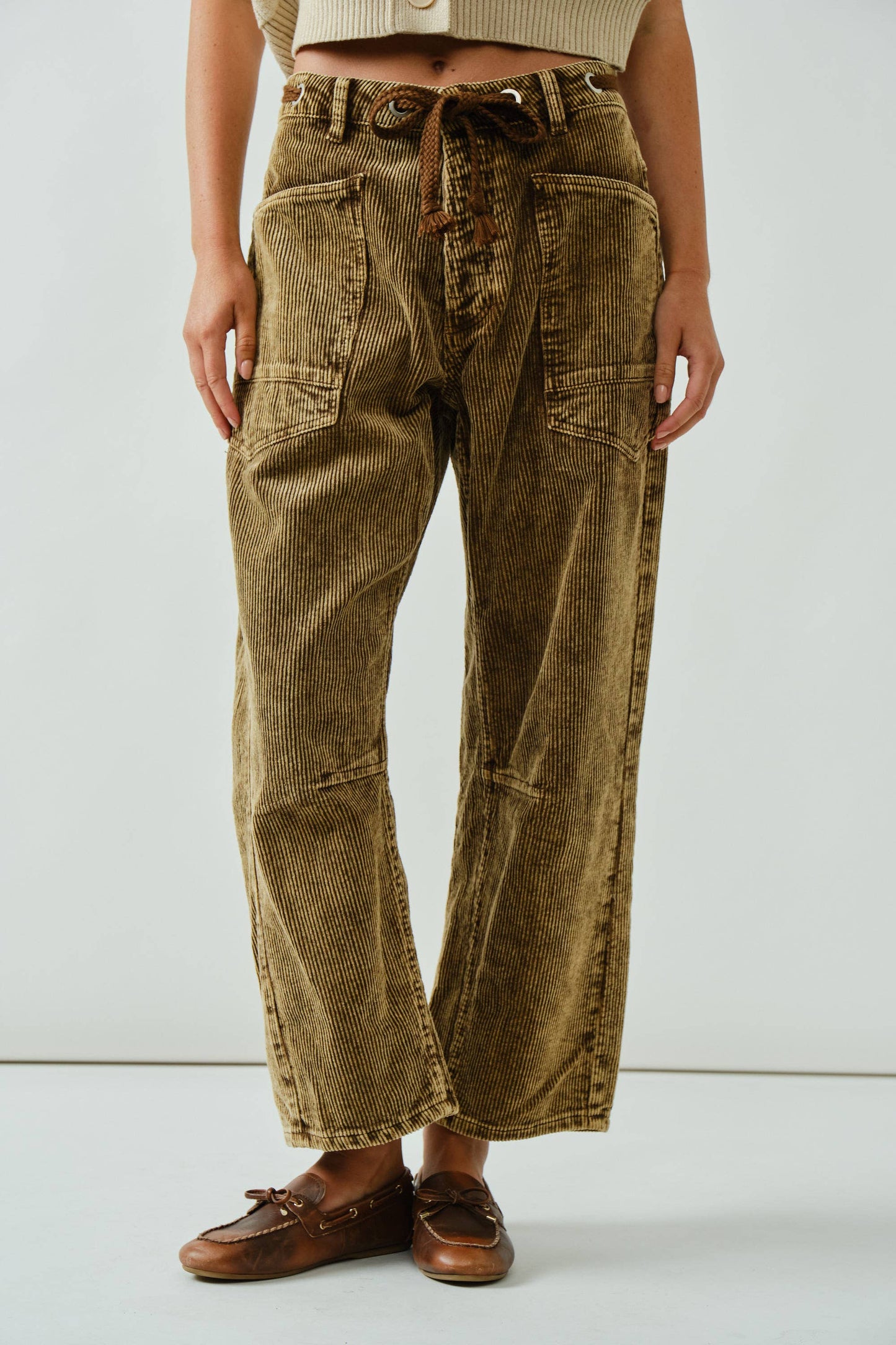 BARREL CORDUROY PANTS WITH EYELET WAIST