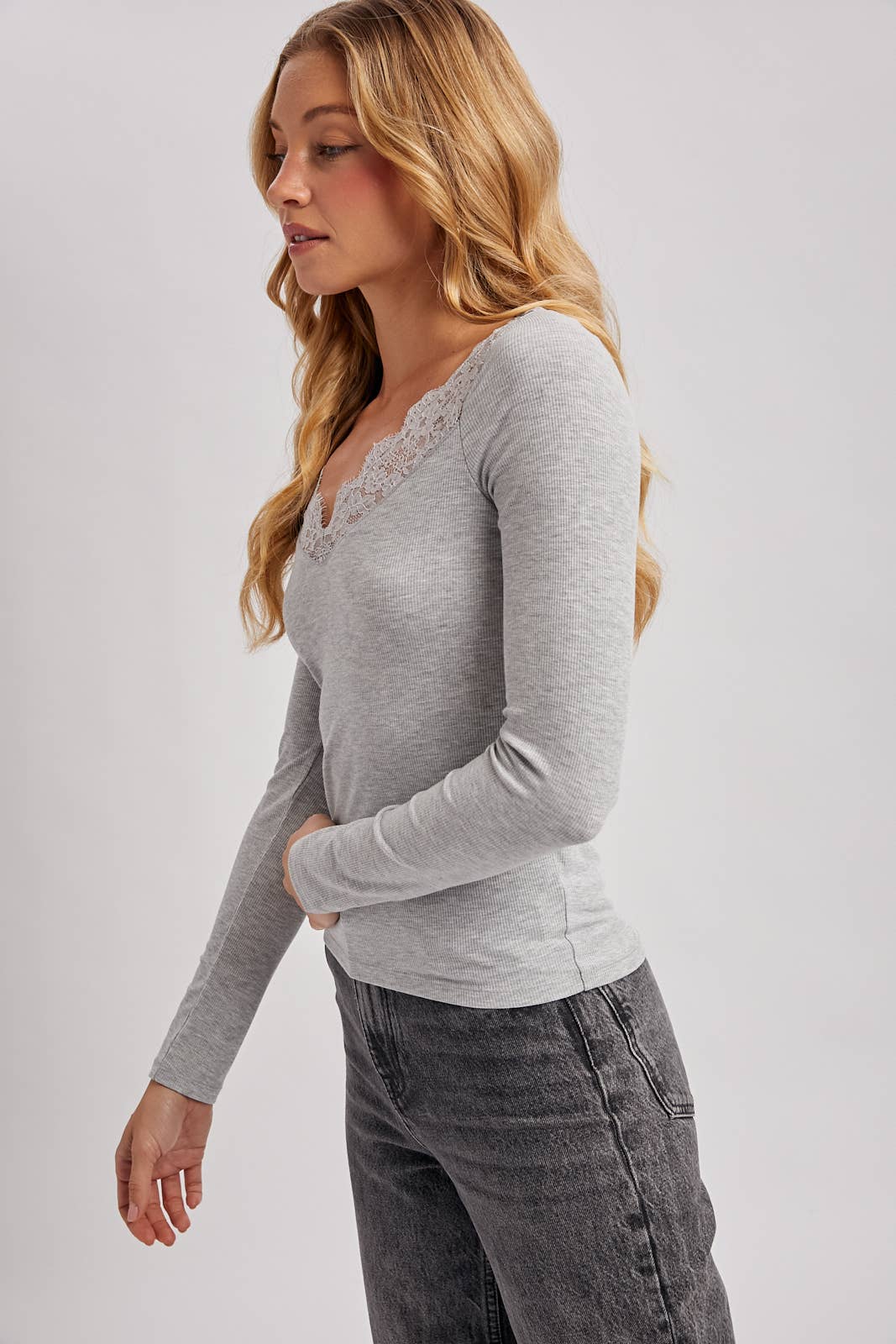 V-NECK LACE TRIM RIBBED KNIT LONG SLEEVE TOP
