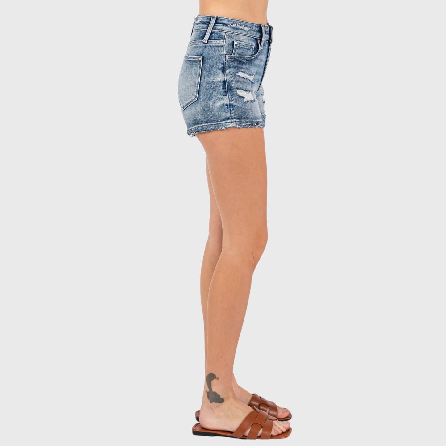 HIGH RISE DESTROYED SHORTS
