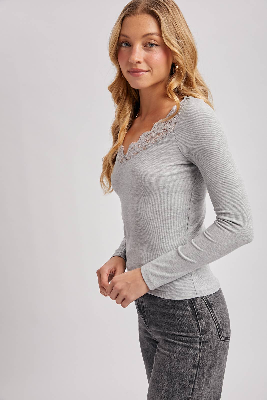 V-NECK LACE TRIM RIBBED KNIT LONG SLEEVE TOP