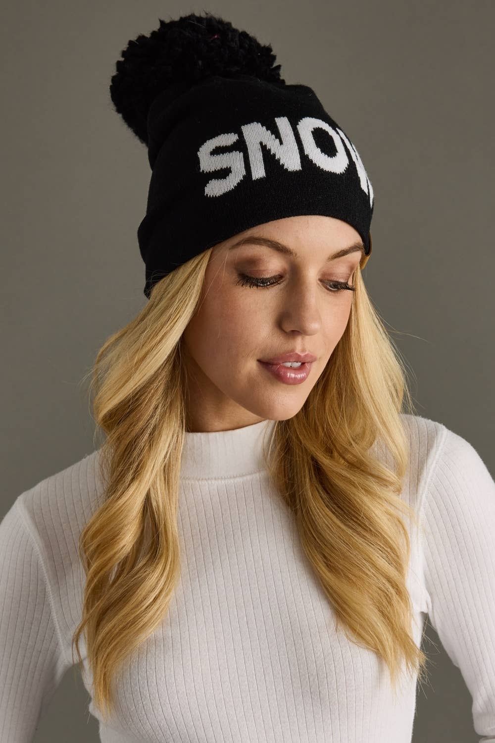 Black Snow Pom Hat