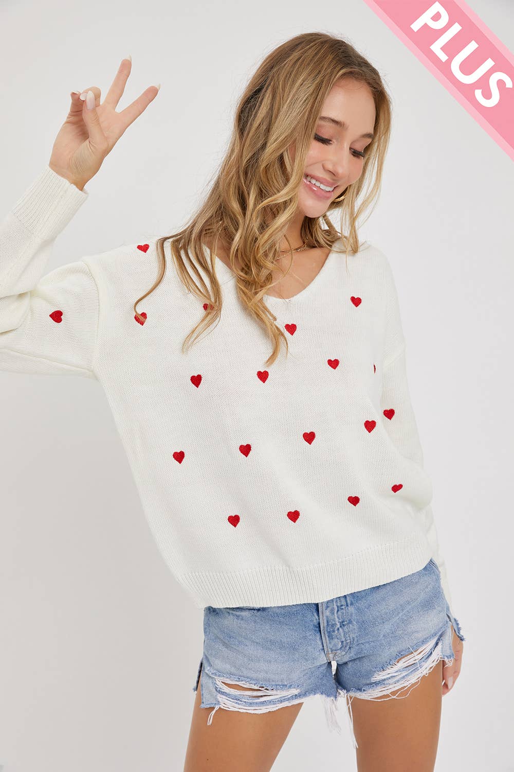 PLUS SIZE HEART EMBROIDER SWEATER