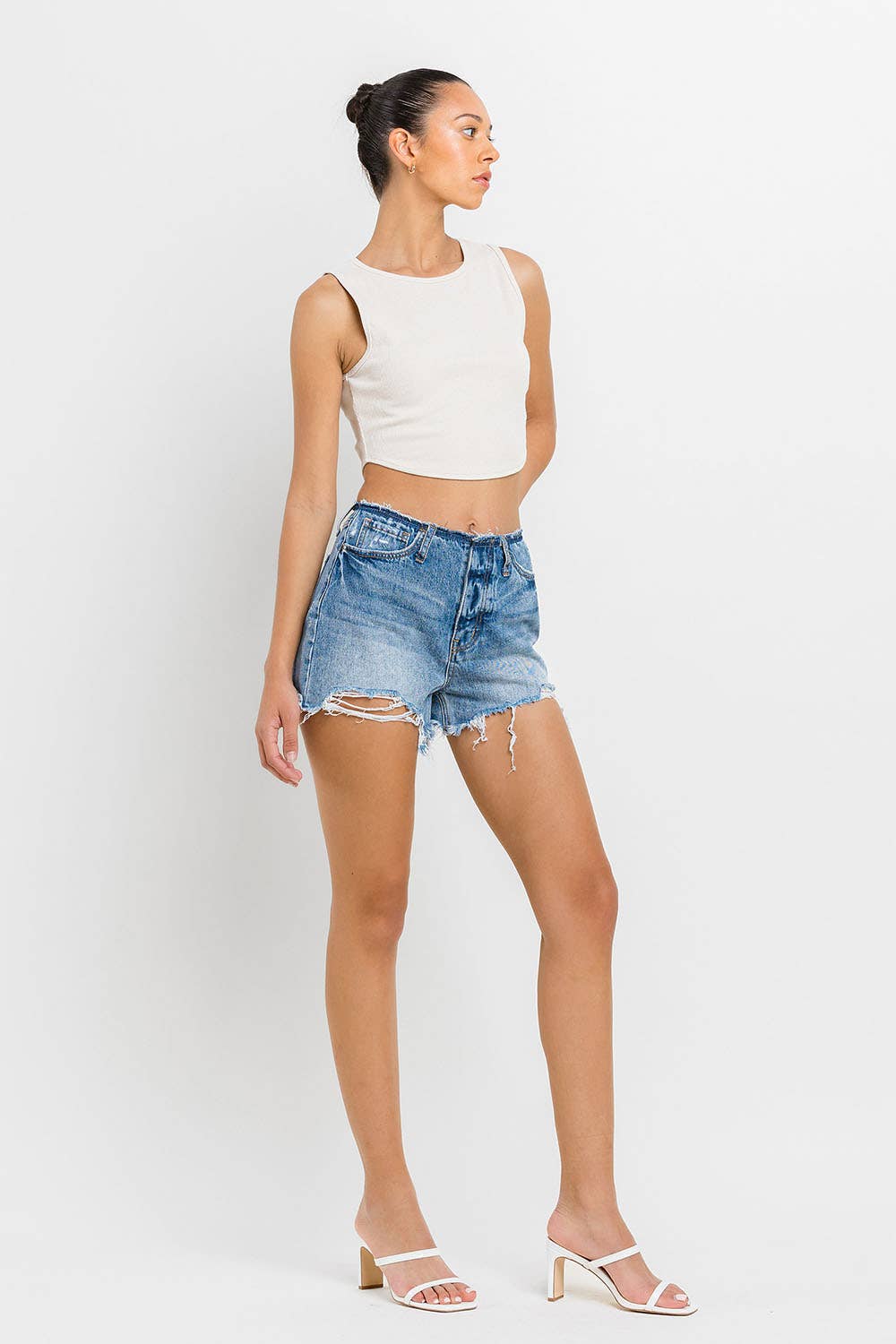 HIGH RISE BANDELSS DISTRESSED SHORTS